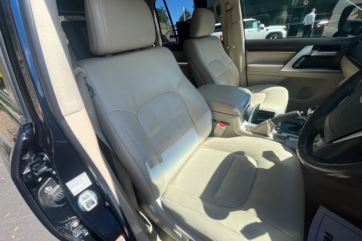 2019 Toyota Landcruiser Sahara VDJ200R