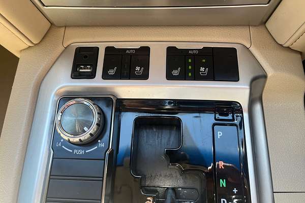 2019 Toyota Landcruiser Sahara VDJ200R