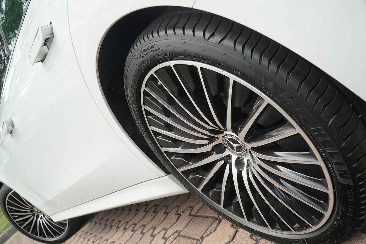 2025 Mercedes-Benz E-Class E200 W214