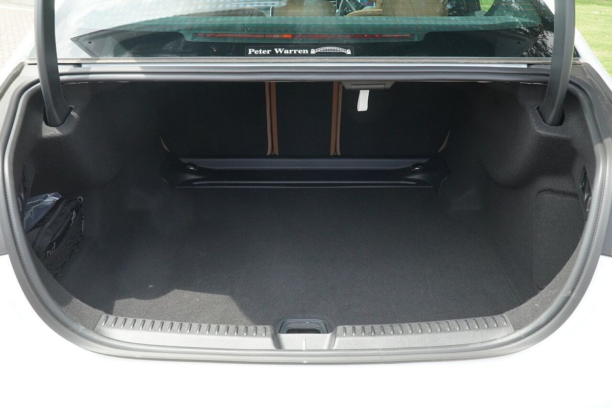 2025 Mercedes-Benz E-Class E200 W214