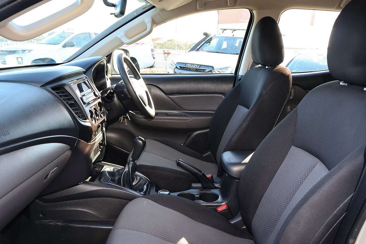 2015 Mitsubishi Triton GLX MQ 4X4