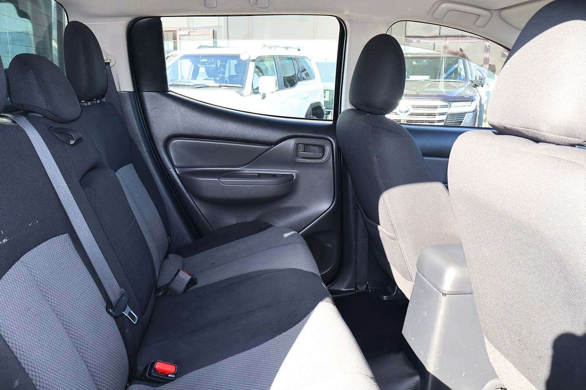 2015 Mitsubishi Triton GLX MQ 4X4