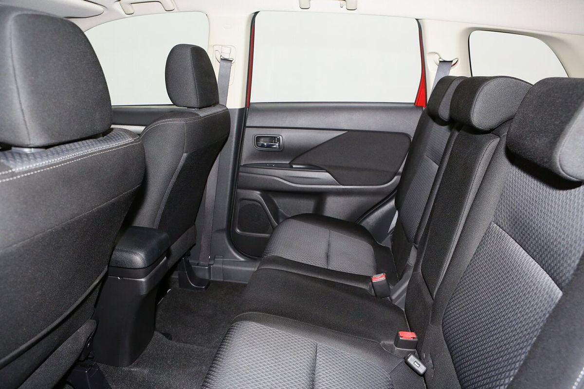 2018 Mitsubishi Outlander ES ZL