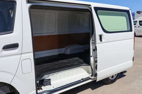 2016 Toyota Hiace TRH201R LWB