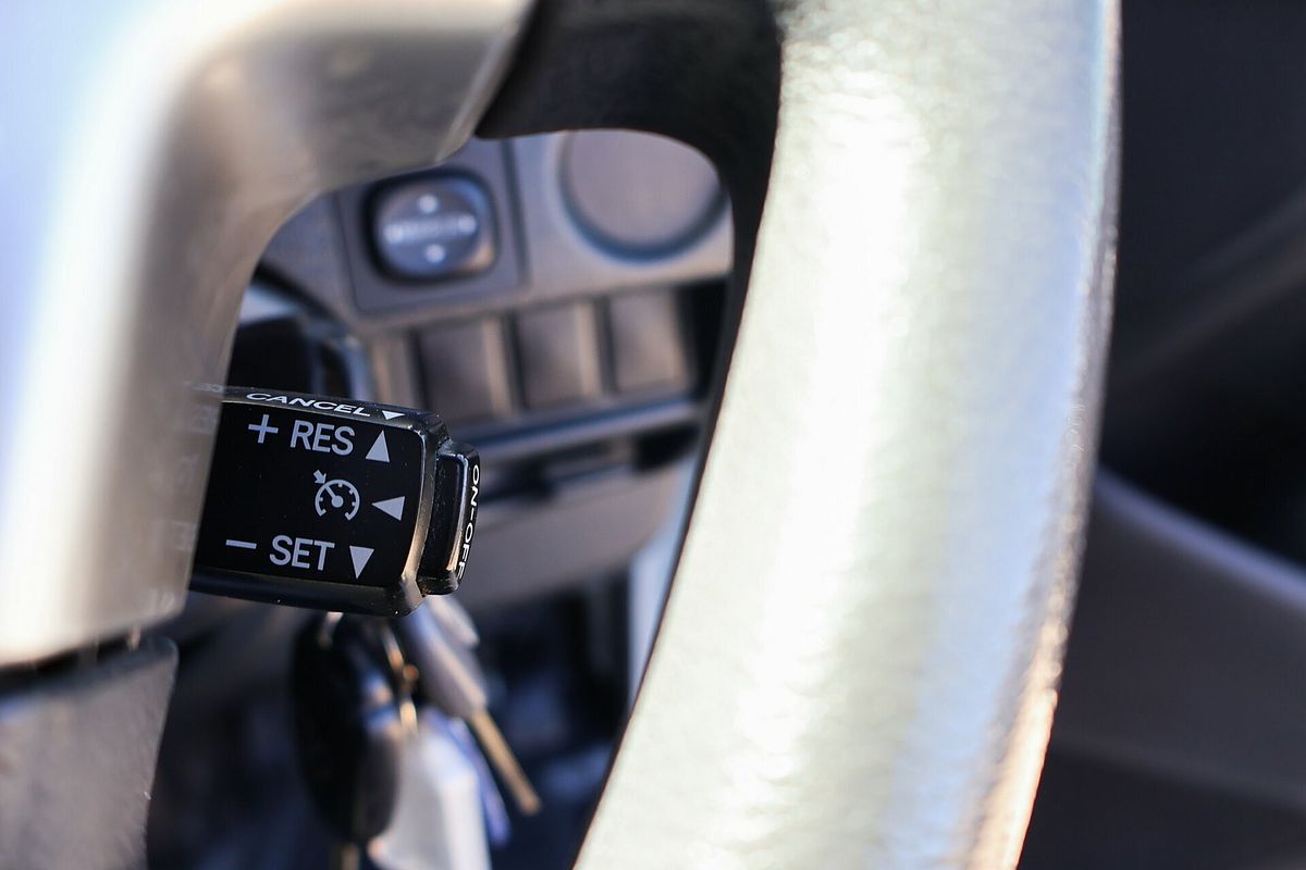 2016 Toyota Hiace TRH201R LWB