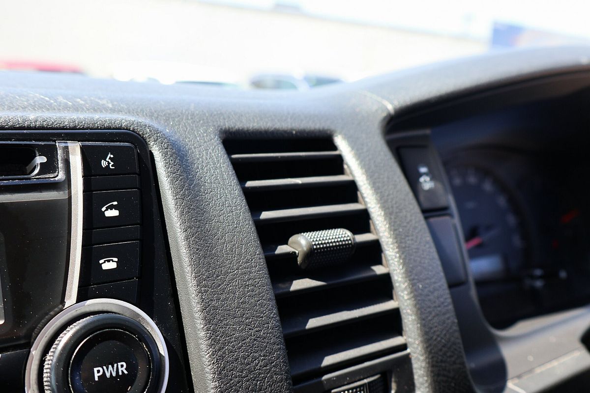 2016 Toyota Hiace TRH201R LWB