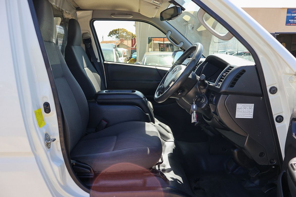 2016 Toyota Hiace TRH201R LWB