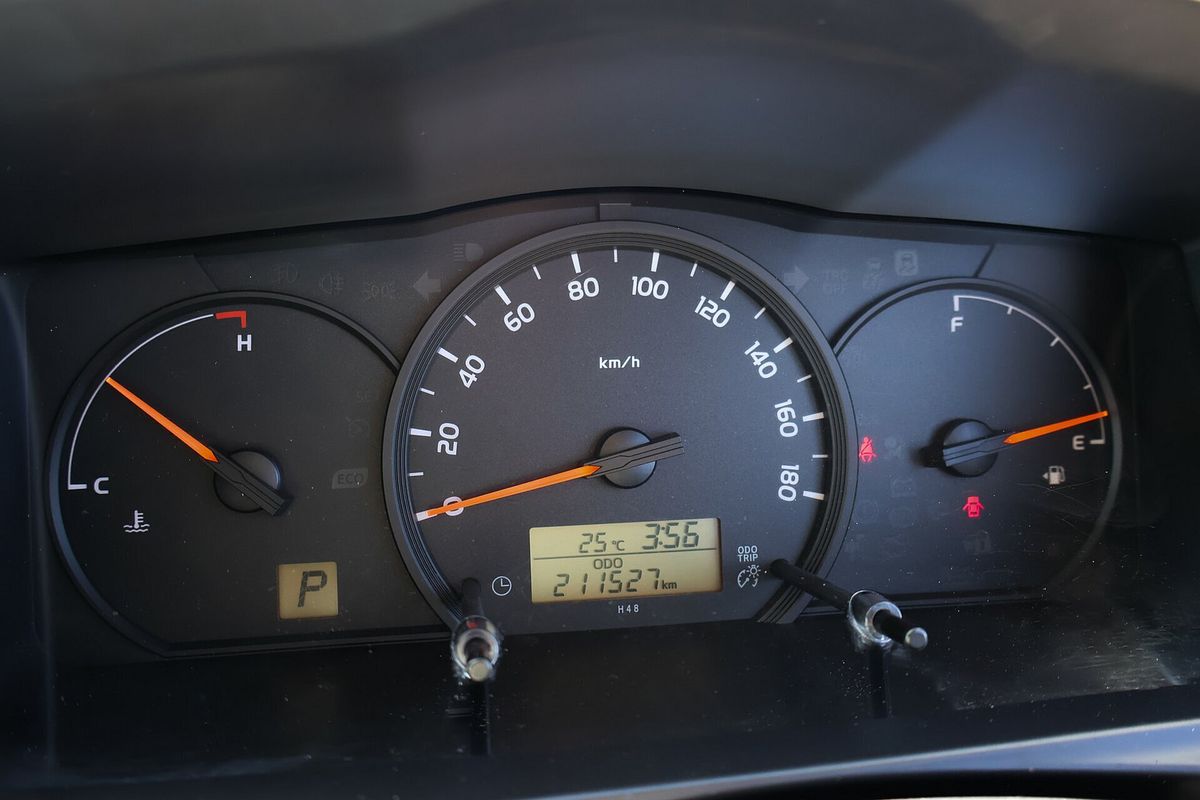 2016 Toyota Hiace TRH201R LWB