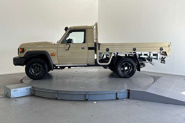2025 Toyota Landcruiser GXL VDJL79R