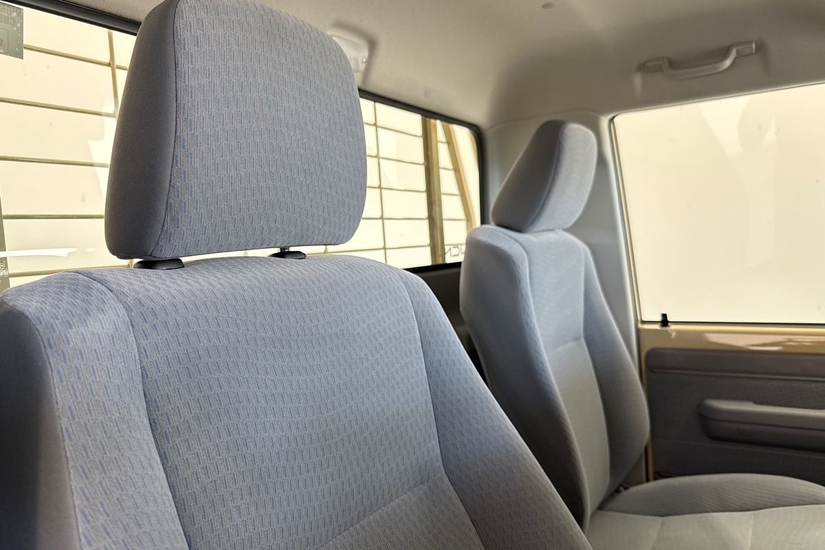 2025 Toyota Landcruiser GXL VDJL79R