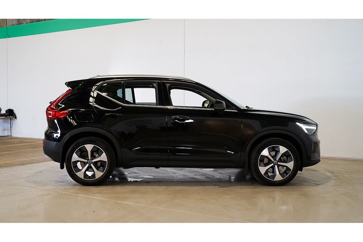 2023 Volvo XC40 Ultimate B4 Bright