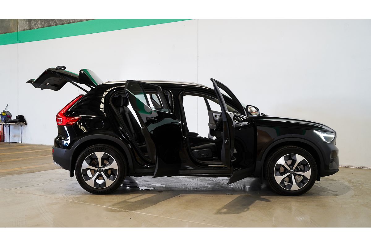 2023 Volvo XC40 Ultimate B4 Bright