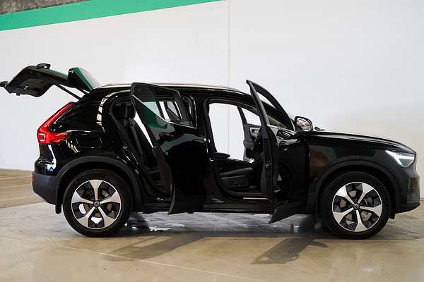 2023 Volvo XC40 Ultimate B4 Bright