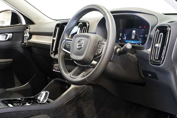 2023 Volvo XC40 Ultimate B4 Bright