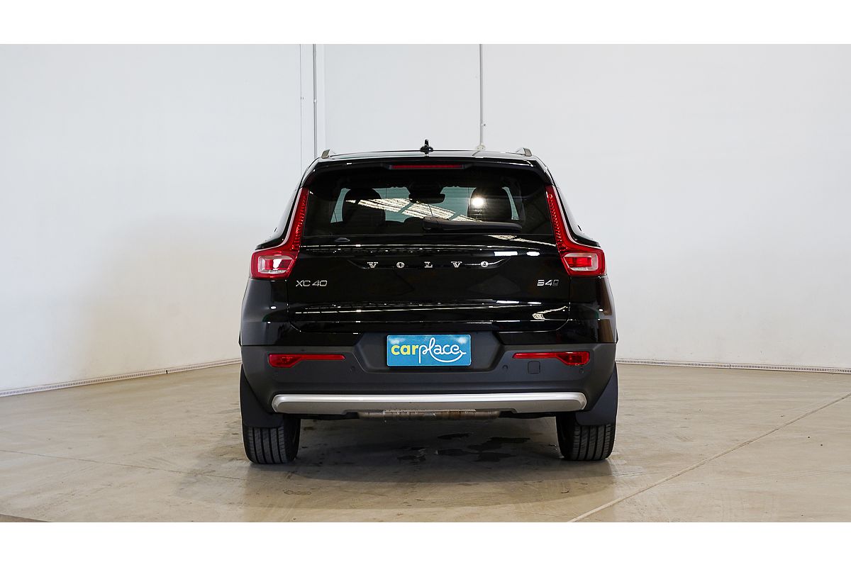 2023 Volvo XC40 Ultimate B4 Bright