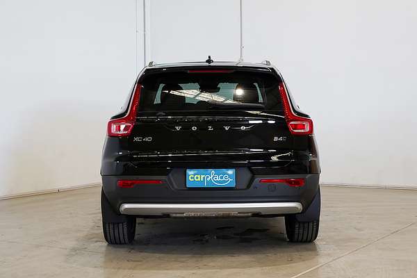 2023 Volvo XC40 Ultimate B4 Bright