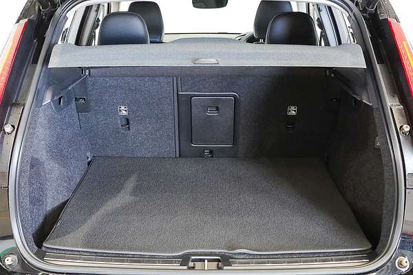 2023 Volvo XC40 Ultimate B4 Bright