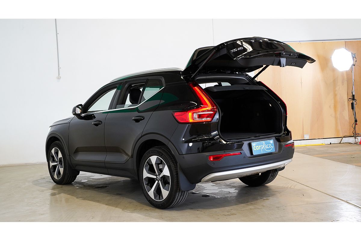 2023 Volvo XC40 Ultimate B4 Bright