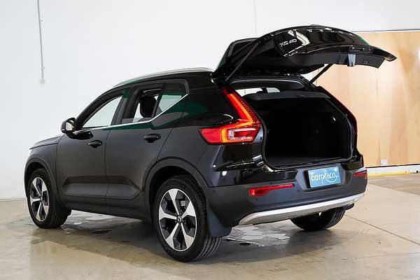 2023 Volvo XC40 Ultimate B4 Bright