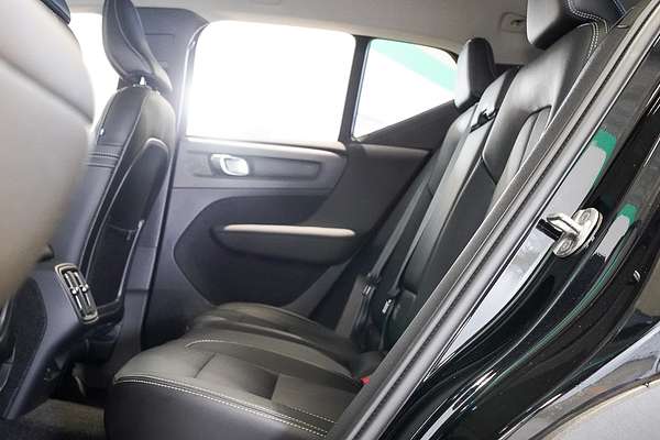 2023 Volvo XC40 Ultimate B4 Bright