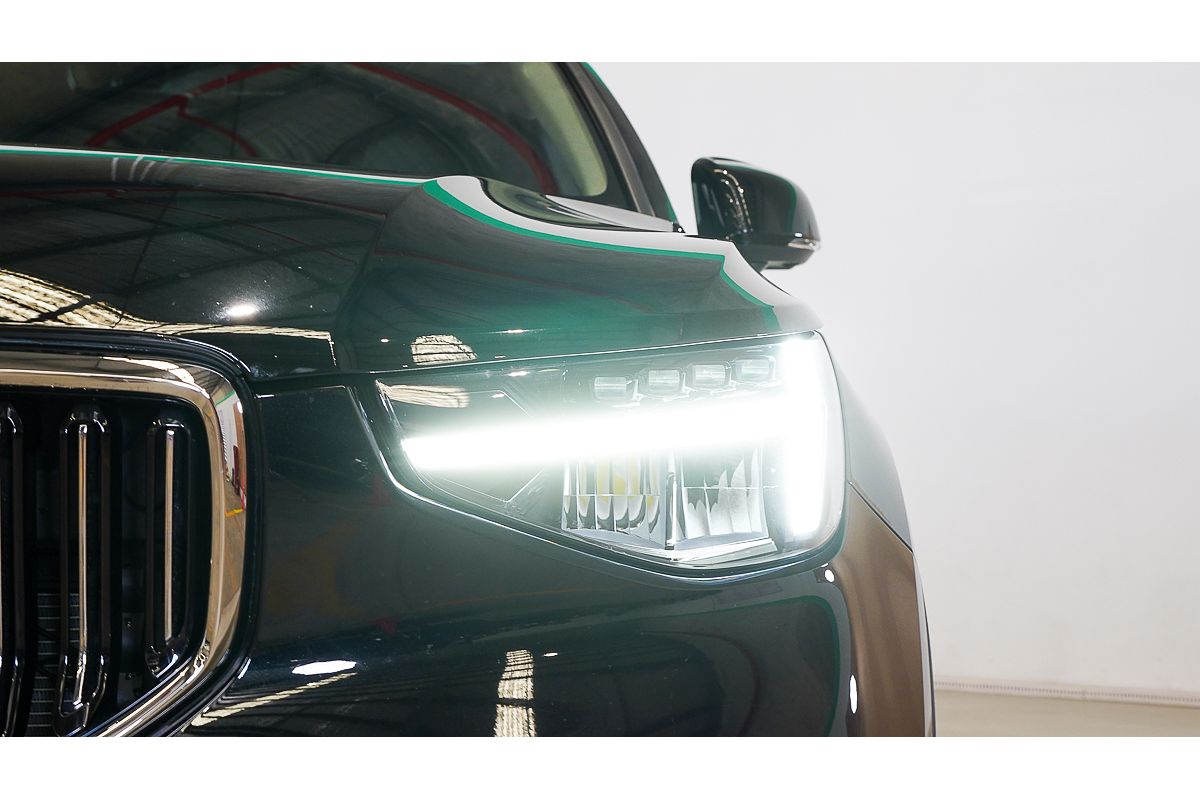 2023 Volvo XC40 Ultimate B4 Bright