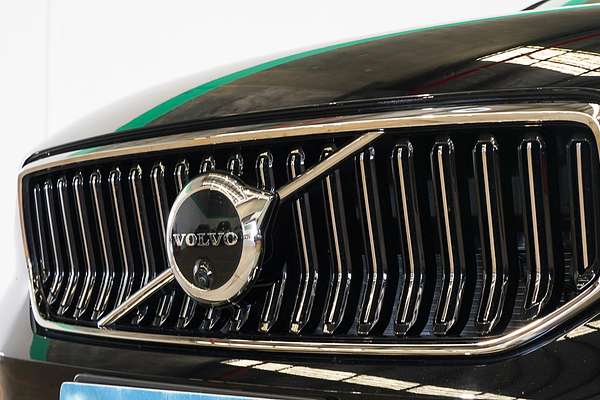 2023 Volvo XC40 Ultimate B4 Bright