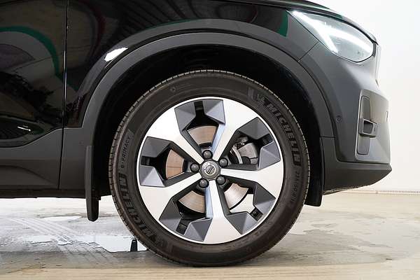 2023 Volvo XC40 Ultimate B4 Bright