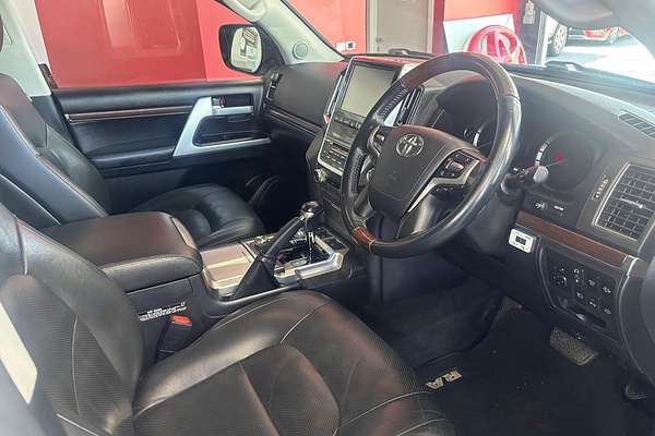 2017 Toyota Landcruiser Sahara VDJ200R