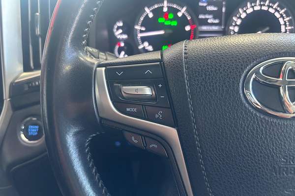 2017 Toyota Landcruiser Sahara VDJ200R