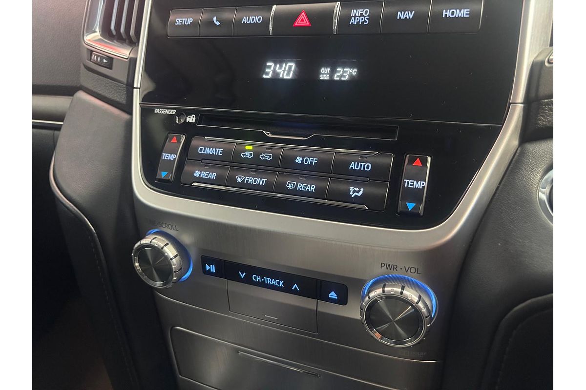 2017 Toyota Landcruiser Sahara VDJ200R