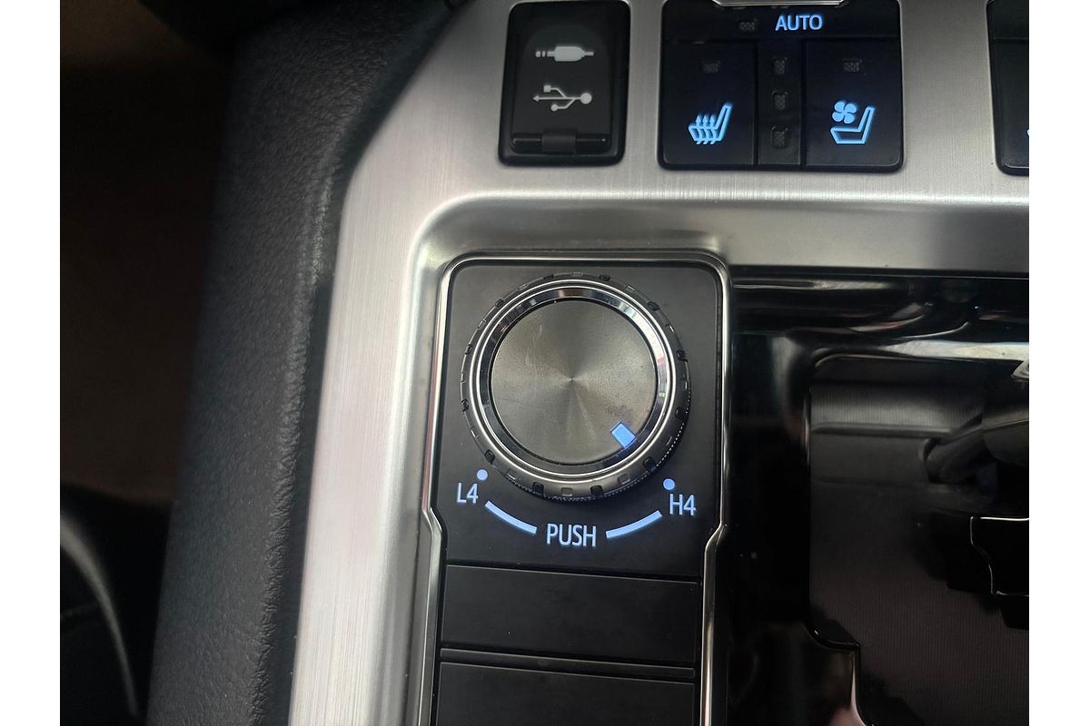 2017 Toyota Landcruiser Sahara VDJ200R