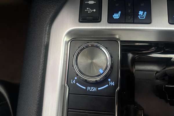 2017 Toyota Landcruiser Sahara VDJ200R