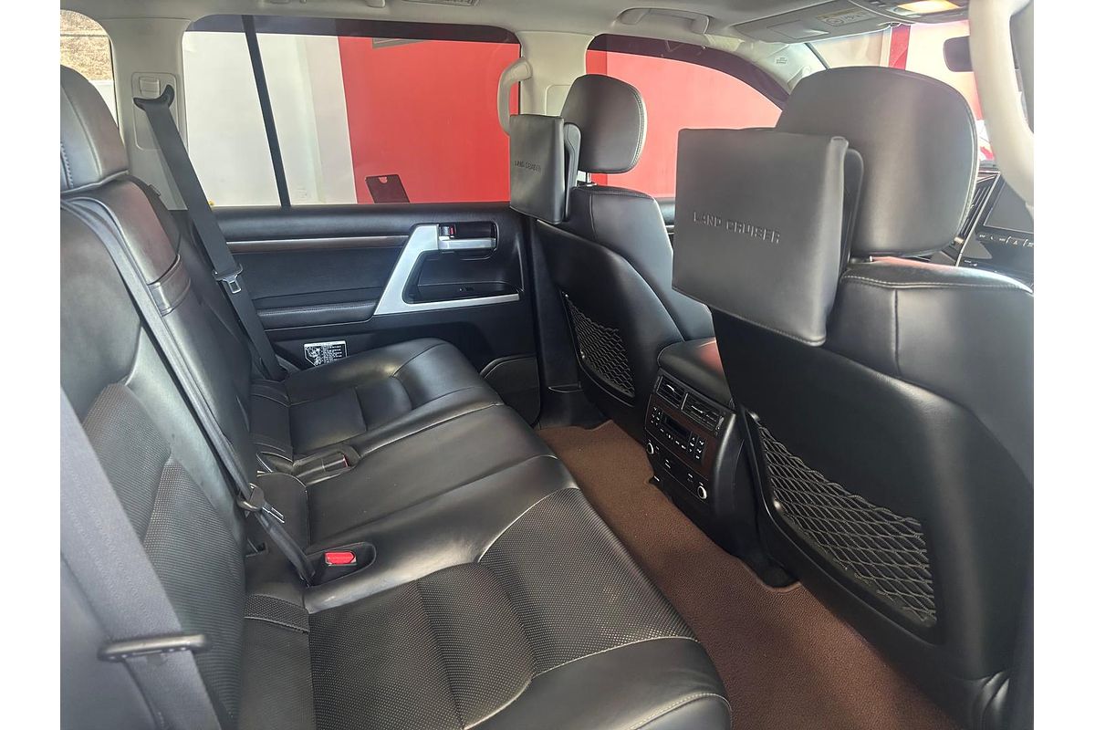 2017 Toyota Landcruiser Sahara VDJ200R