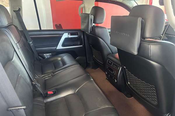 2017 Toyota Landcruiser Sahara VDJ200R