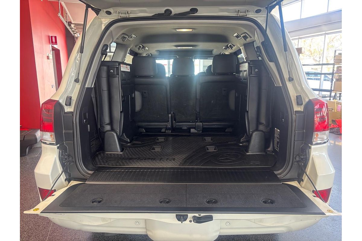 2017 Toyota Landcruiser Sahara VDJ200R