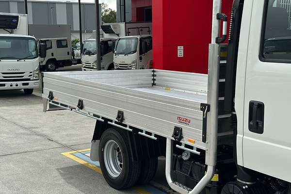 2025 Isuzu NNR 45 150