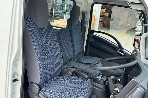 2025 Isuzu NNR 45 150