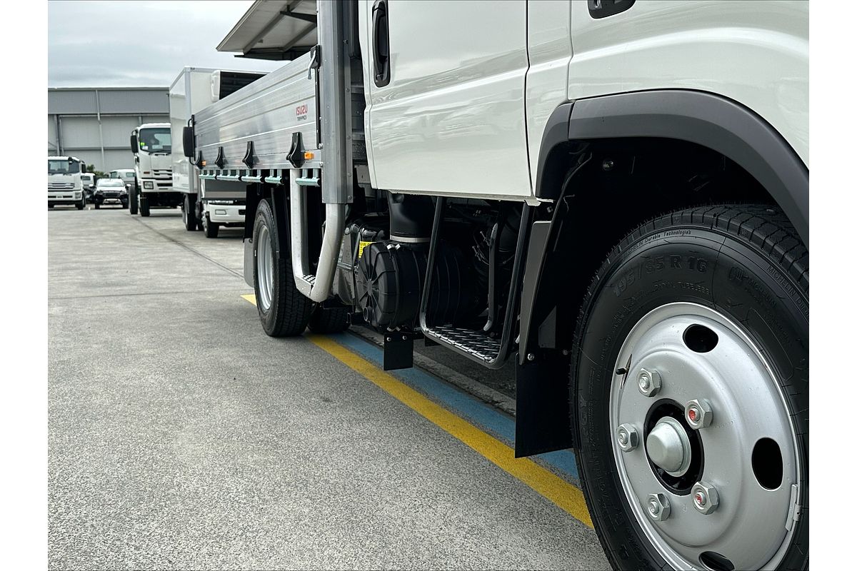 2025 Isuzu NNR 45 150