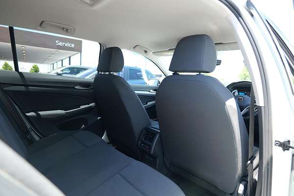 2021 Volkswagen Golf 110TSI 8