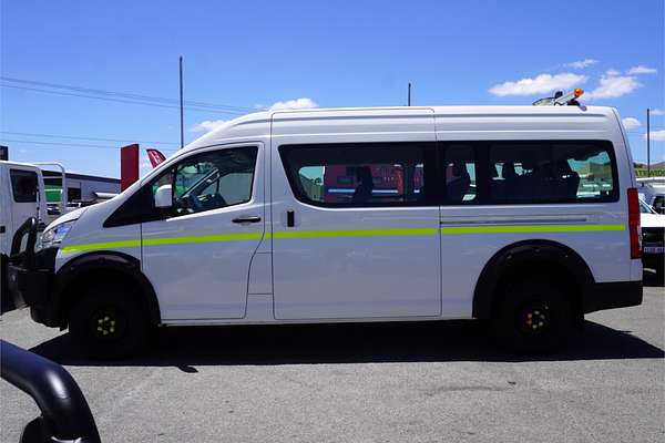 2022 Toyota Hiace Commuter GDH322R ELWB High Roof