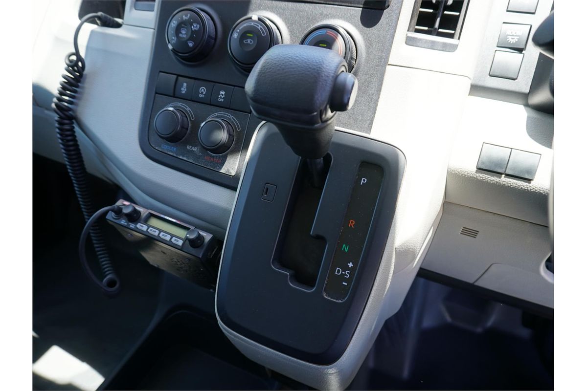 2022 Toyota Hiace Commuter GDH322R ELWB High Roof