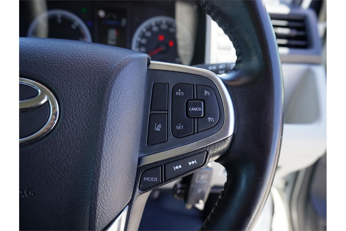 2022 Toyota Hiace Commuter GDH322R ELWB High Roof