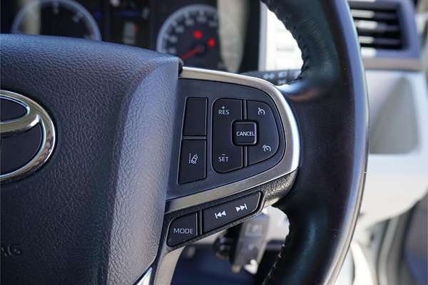 2022 Toyota Hiace Commuter GDH322R ELWB High Roof