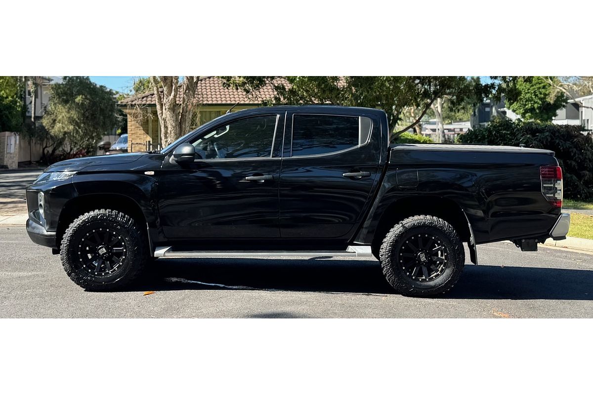 2020 Mitsubishi Triton GLX+ MR 4X4