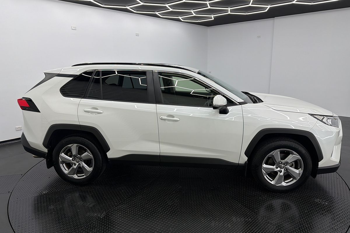 2020 Toyota RAV4 GXL MXAA52R