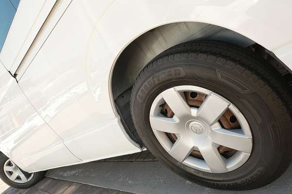 2018 Toyota Hiace Commuter KDH223R ELWB High Roof