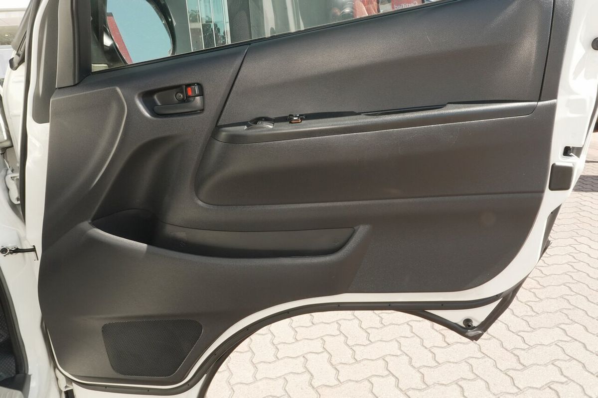 2018 Toyota Hiace Commuter KDH223R ELWB High Roof