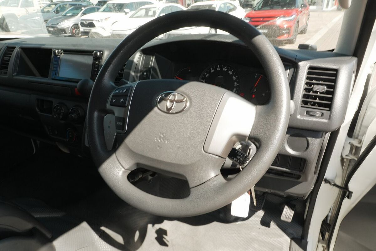 2018 Toyota Hiace Commuter KDH223R ELWB High Roof