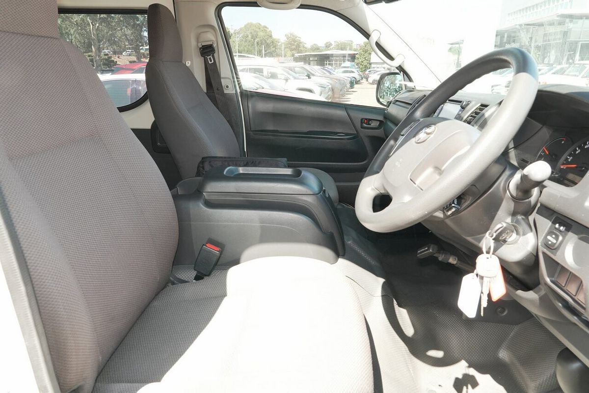 2018 Toyota Hiace Commuter KDH223R ELWB High Roof