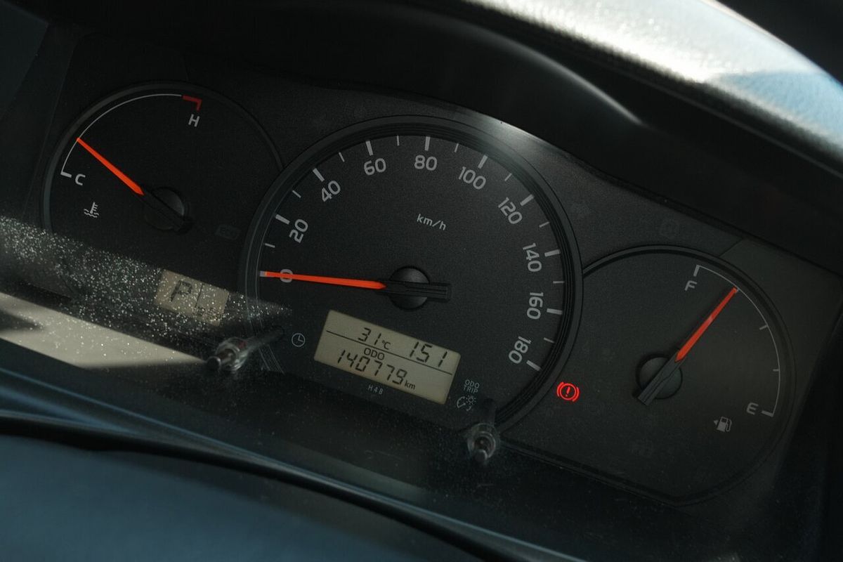 2018 Toyota Hiace Commuter KDH223R ELWB High Roof